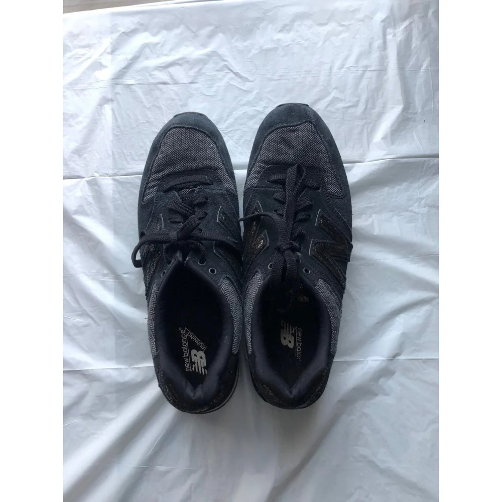 New Balance womens Sneaker Shoes sz 9